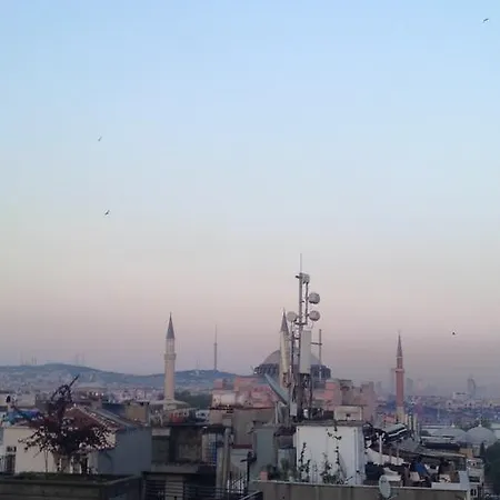 Istiklal Terrace Albergue