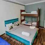 伊斯提克拉特瑞斯露营地 *