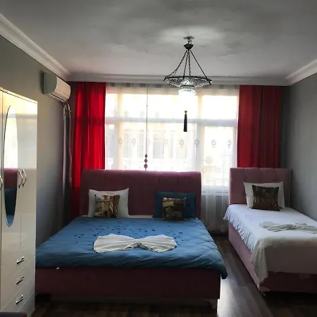 بيت شباب استقلال تراس اسطنبول