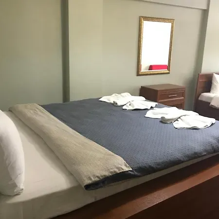 بيت شباب استقلال تراس اسطنبول