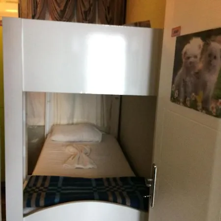 بيت شباب استقلال تراس * اسطنبول