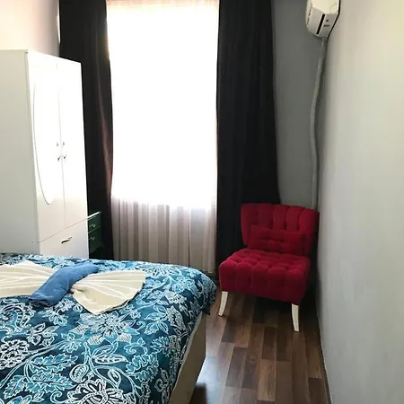 بيت شباب استقلال تراس اسطنبول