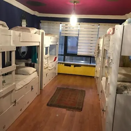 بيت شباب بيت شباب استقلال تراس اسطنبول